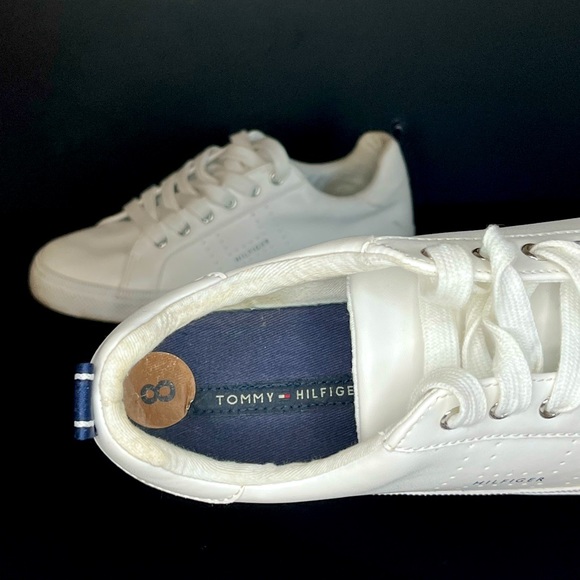 Tommy Hilfiger Low Rise Shoes - Picture 3 of 8